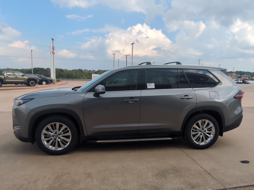 2026 Toyota Grand Highlander Platinum photo 3