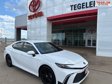2025 Toyota Camry SE Sedan