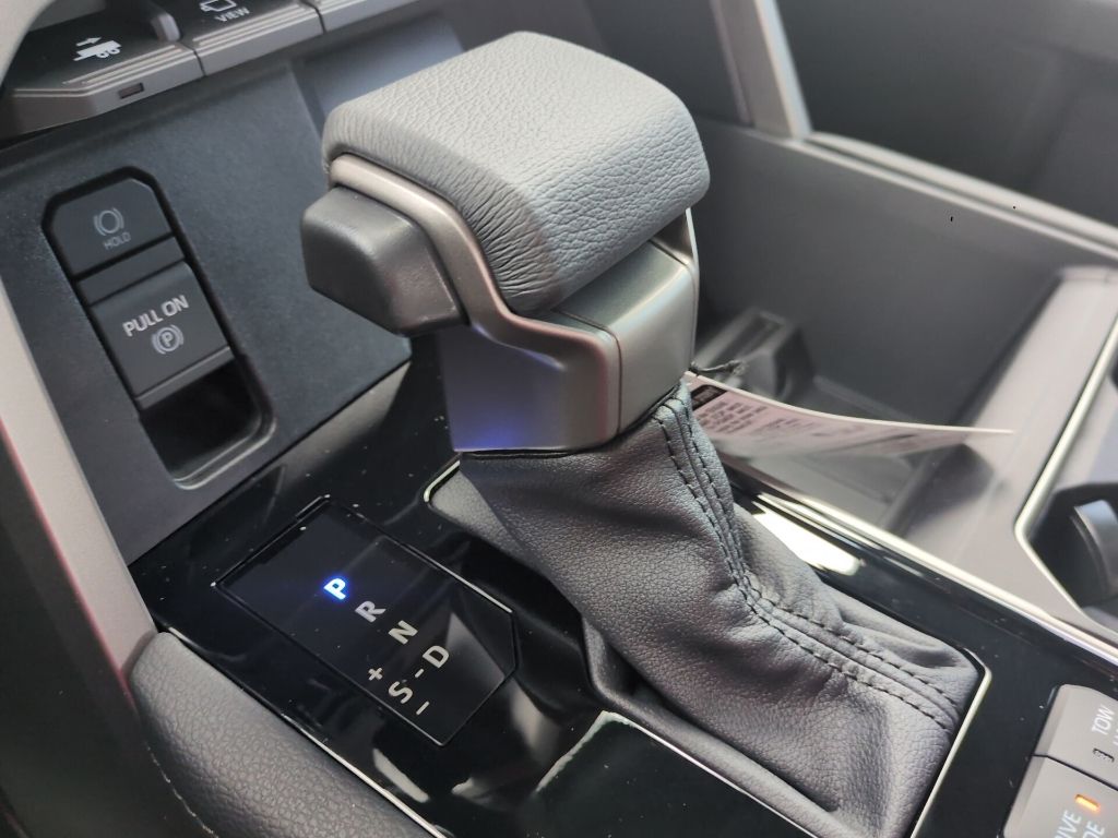 2026 Toyota Tundra Limited - Photo 18