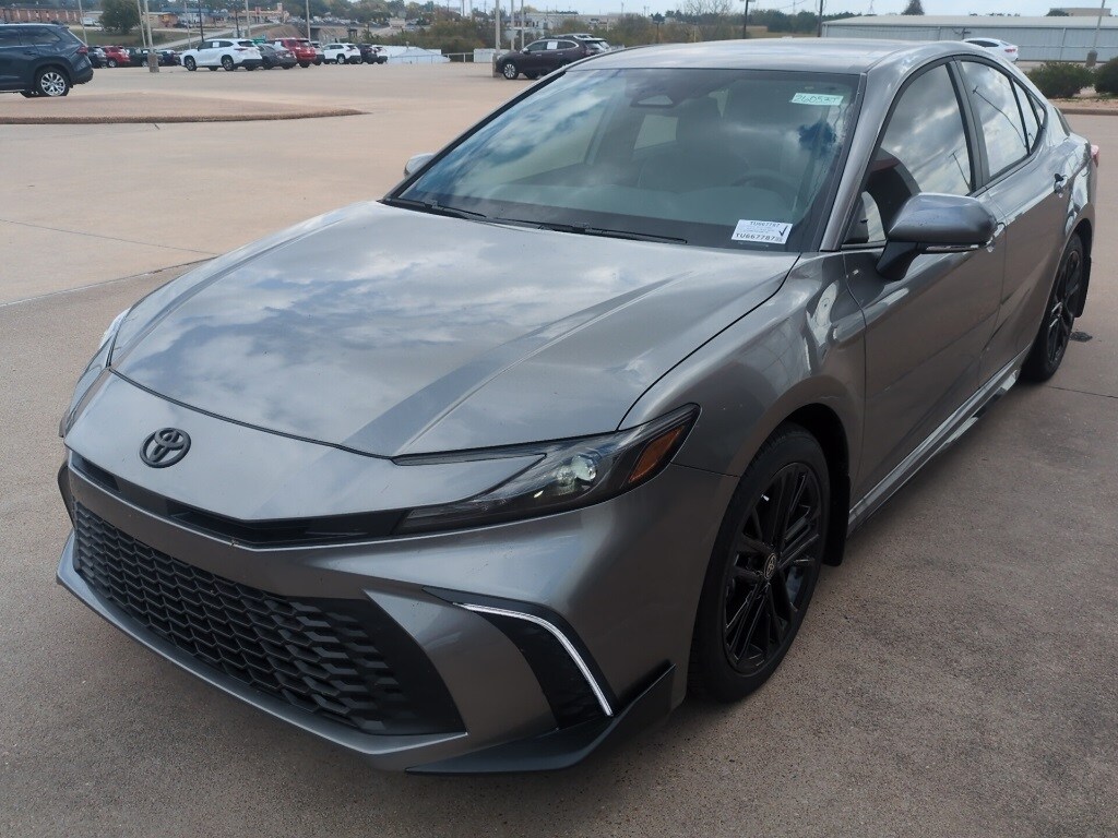 2026 Toyota Camry SE photo 2