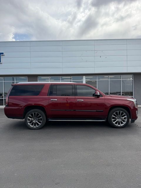 2020 Cadillac Escalade ESV AWD Luxury's photo
