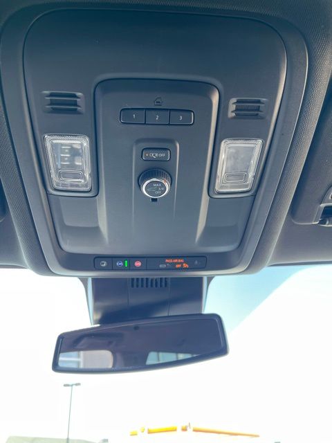 2023 Chevrolet Suburban RST - Photo 18