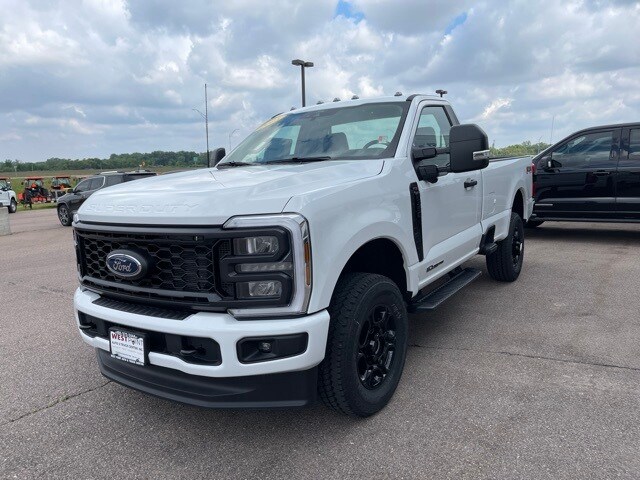 2025 Ford F-350 photo 4