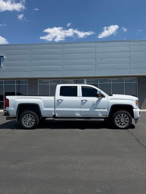 2017 GMC Sierra 4WD Crew Cab Standard Box Denali's photo