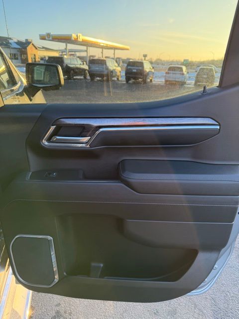 2023 Chevrolet Silverado 1500 LTZ - Photo 17