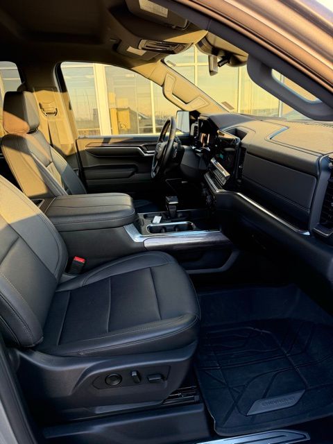2023 Chevrolet Silverado 1500 LTZ - Photo 20