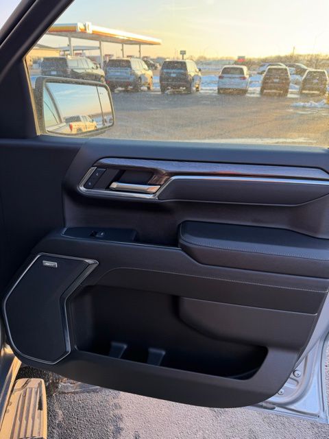 2023 Chevrolet Silverado 1500 LTZ - Photo 19