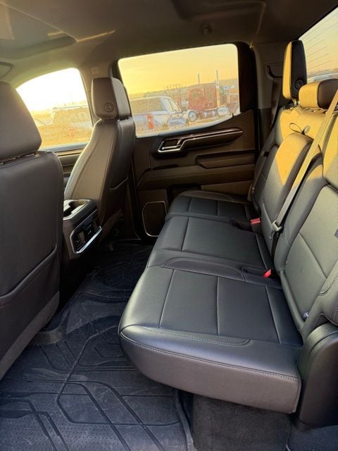 2023 Chevrolet Silverado 1500 LTZ - Photo 16