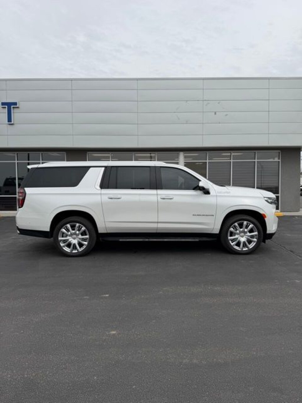 Used 2024 Chevrolet Suburban High Country SUV