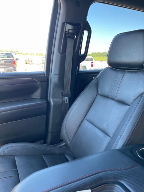 2023 Chevrolet Suburban RST - Photo 21