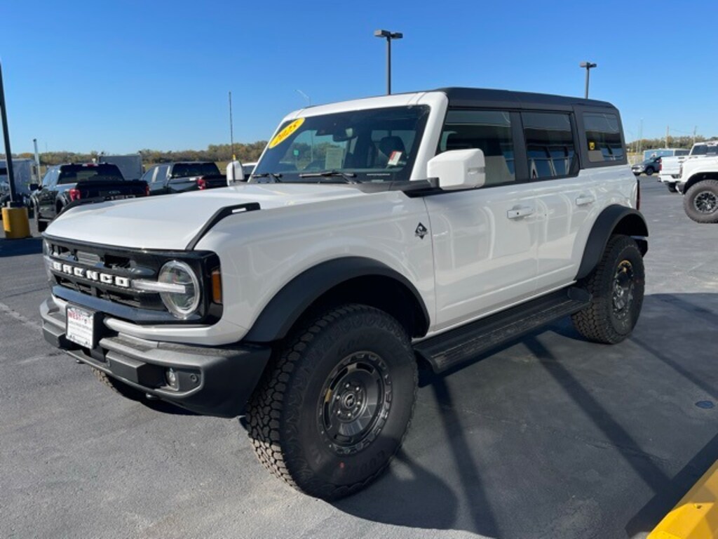 New 2025 Ford Bronco Outer Banks SUV