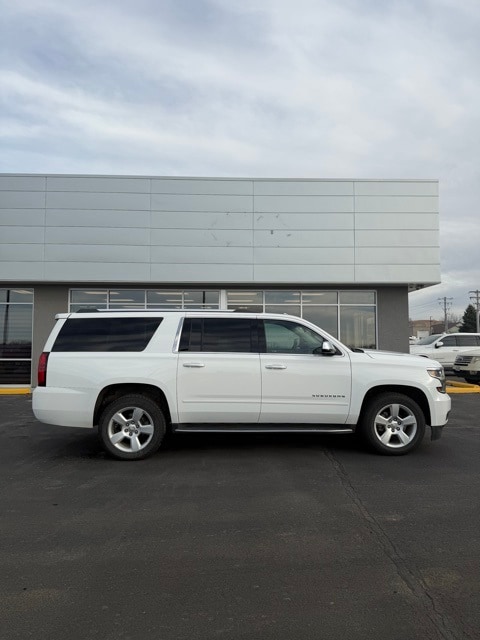 2019 Chevrolet Suburban Premier's photo