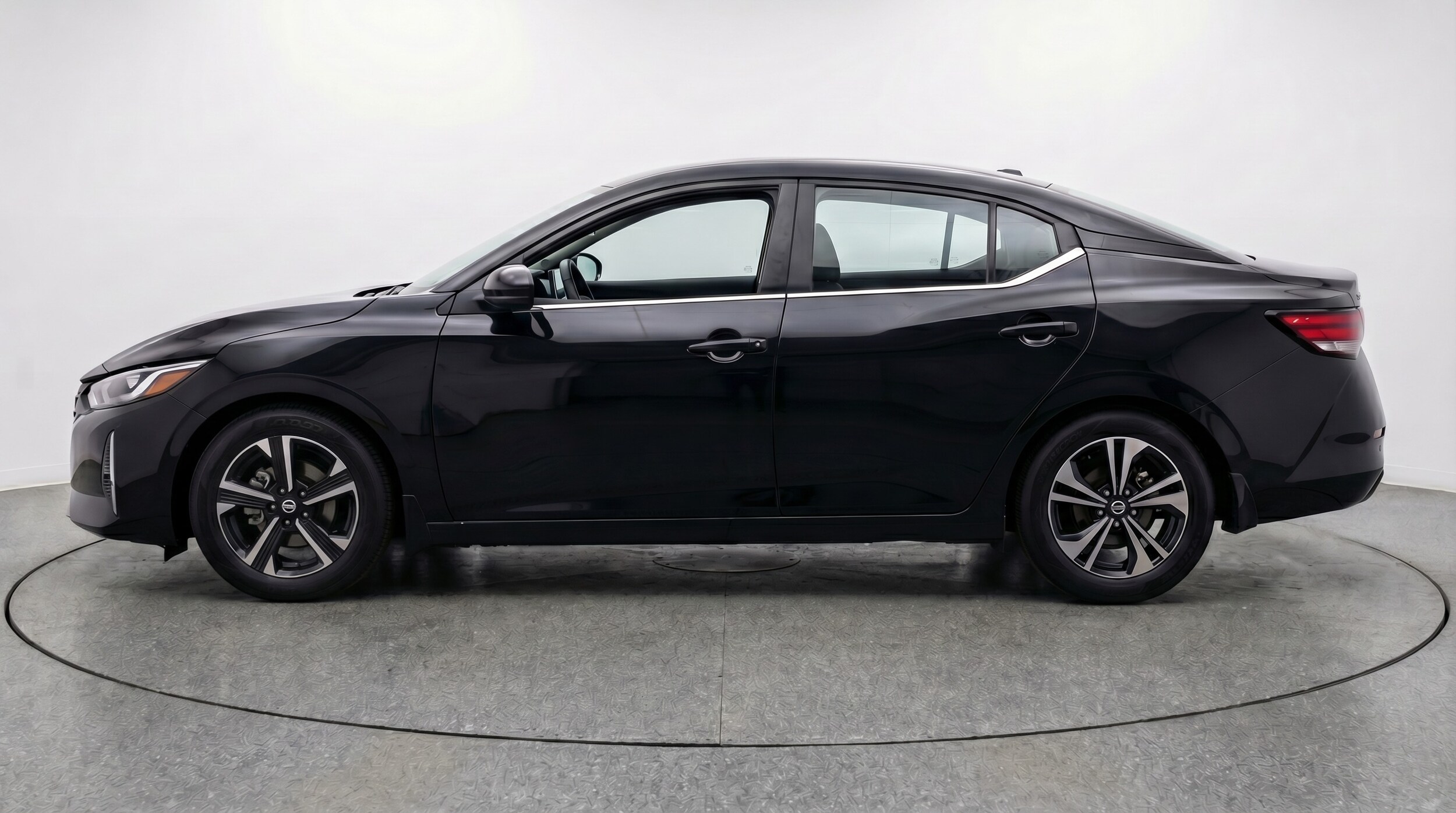 Thumbnail: 2025 Nissan Sentra - 4