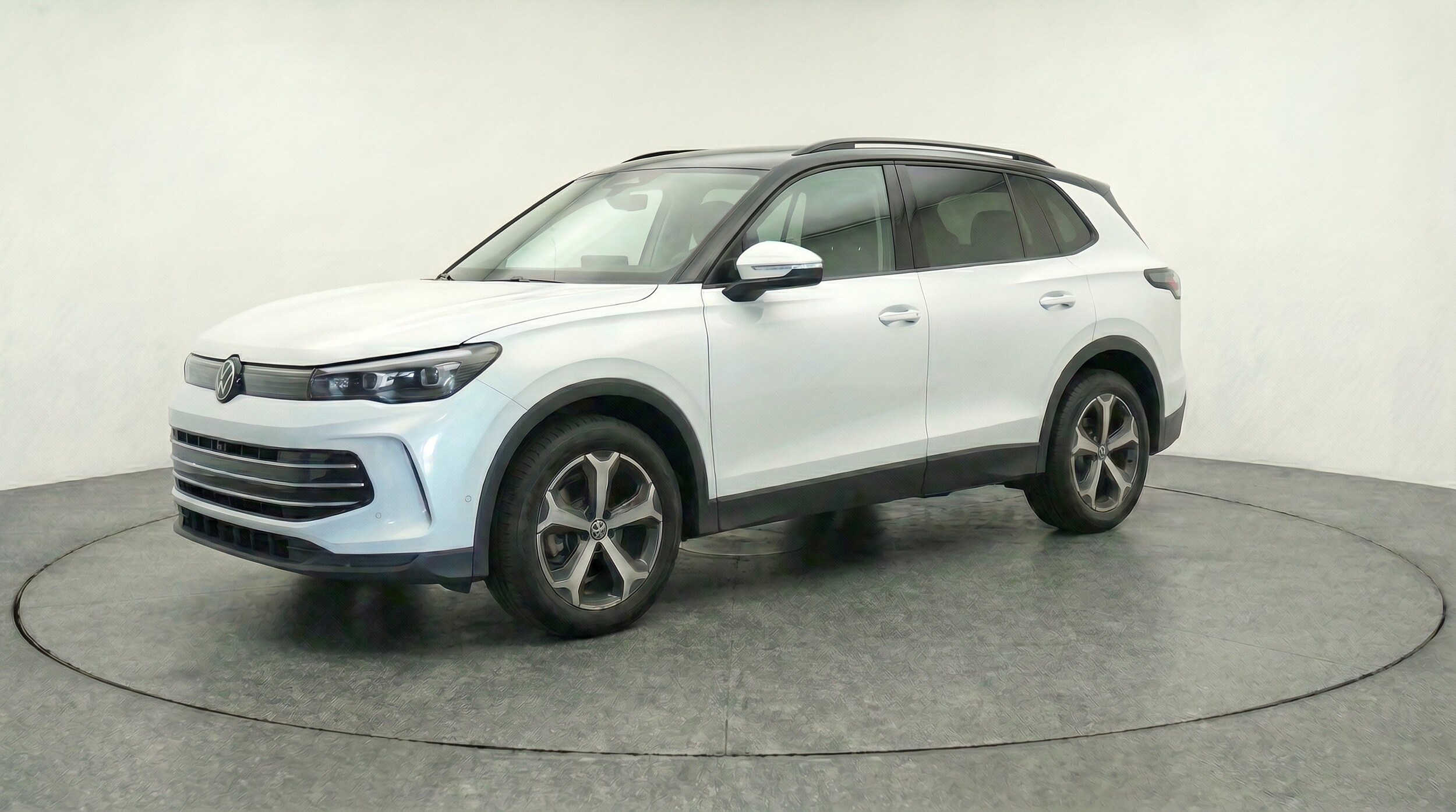 Thumbnail: 2026 Volkswagen Tiguan - 3