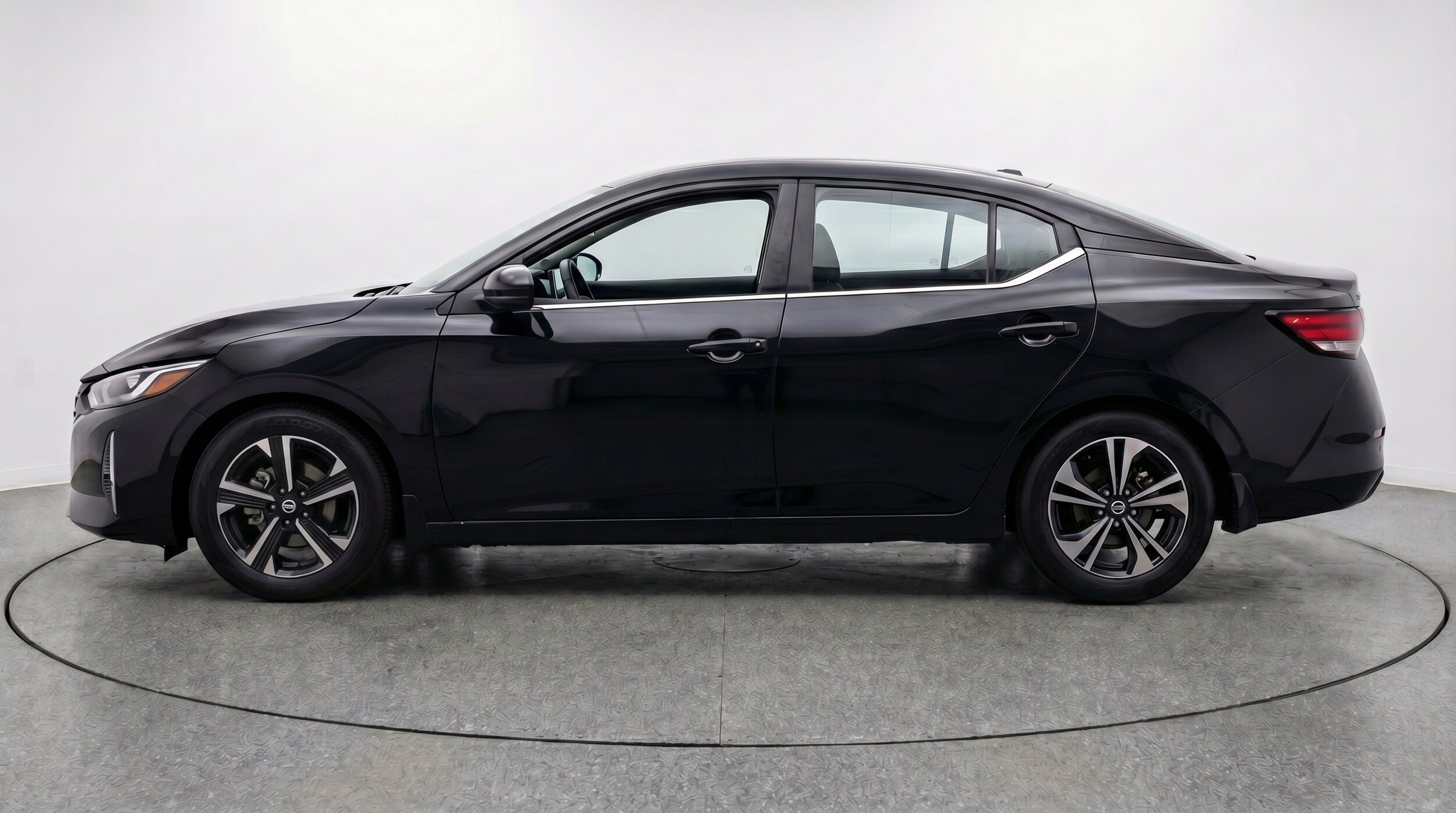 Thumbnail: 2025 Nissan Sentra - 5