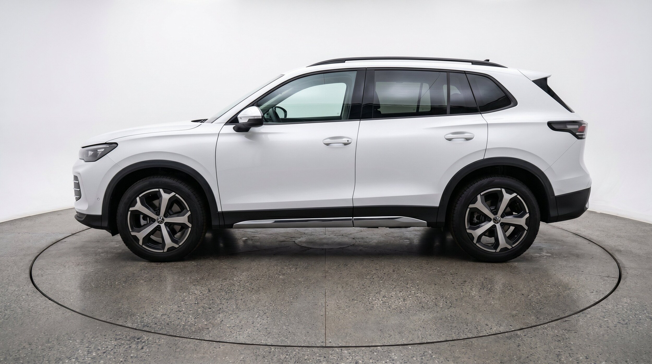 Thumbnail: 2026 Volkswagen Tiguan - 5
