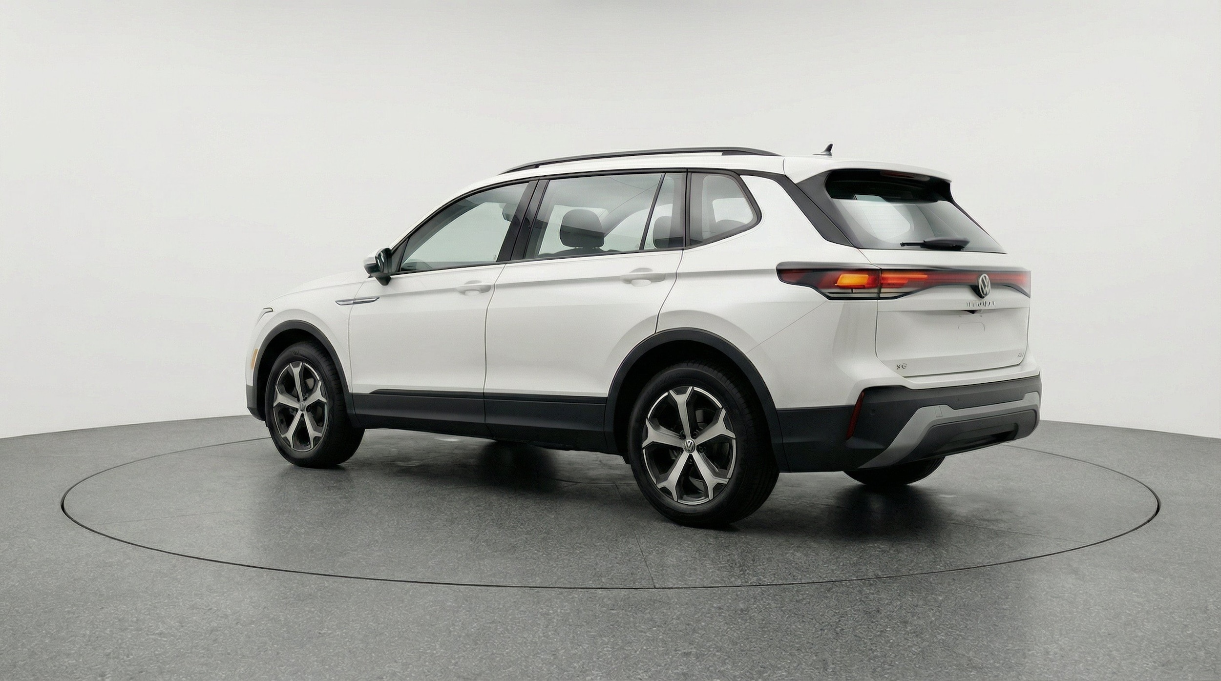 Thumbnail: 2026 Volkswagen Tiguan - 6