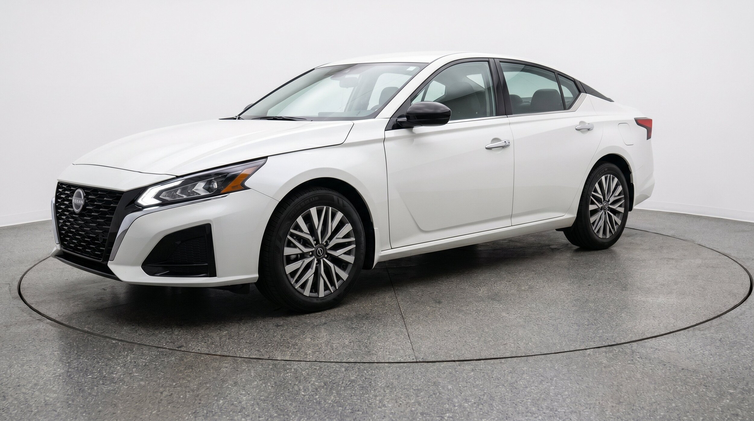 Thumbnail: 2025 Nissan Altima - 3