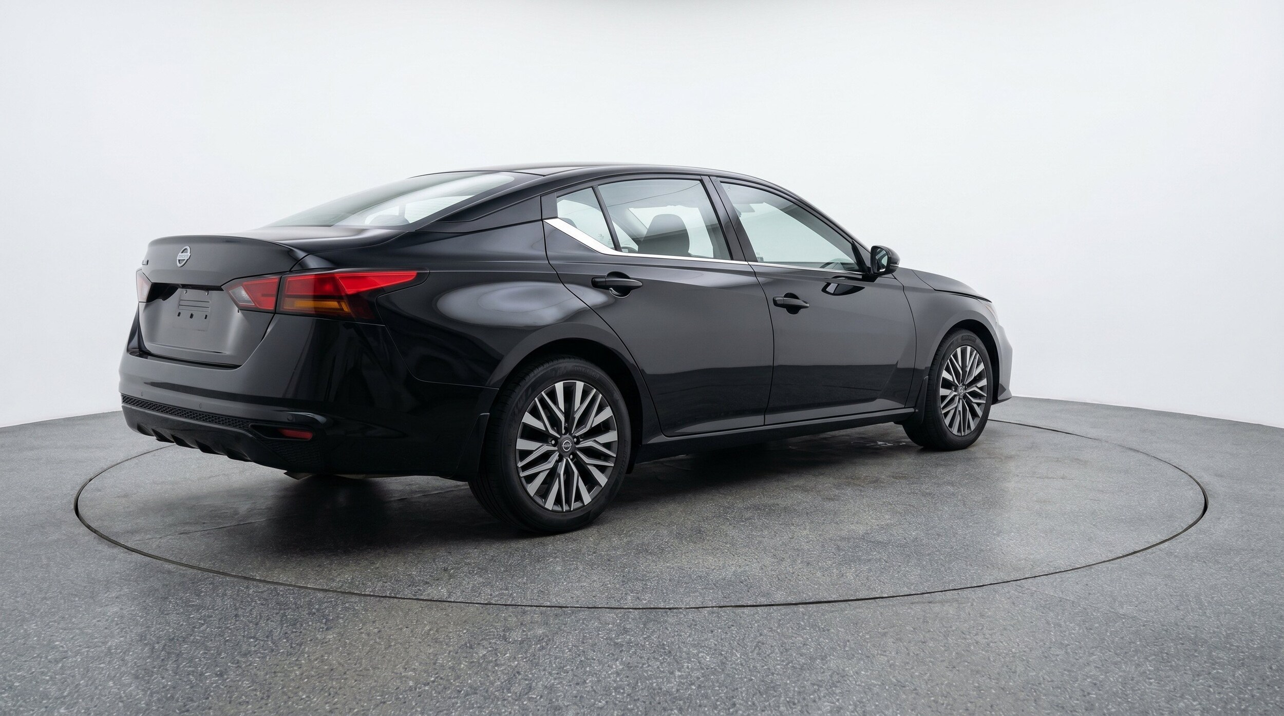 Thumbnail: 2025 Nissan Altima - 9