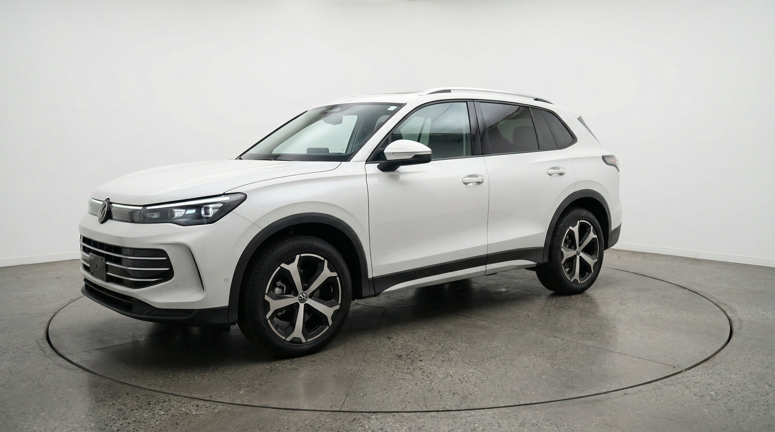 Thumbnail: 2026 Volkswagen Tiguan - 3