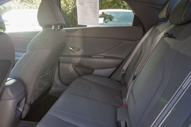 2025 Hyundai Elantra SEL - Photo 19