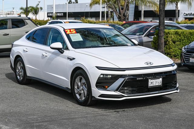 2025 Hyundai Sonata SE Certified photo 2