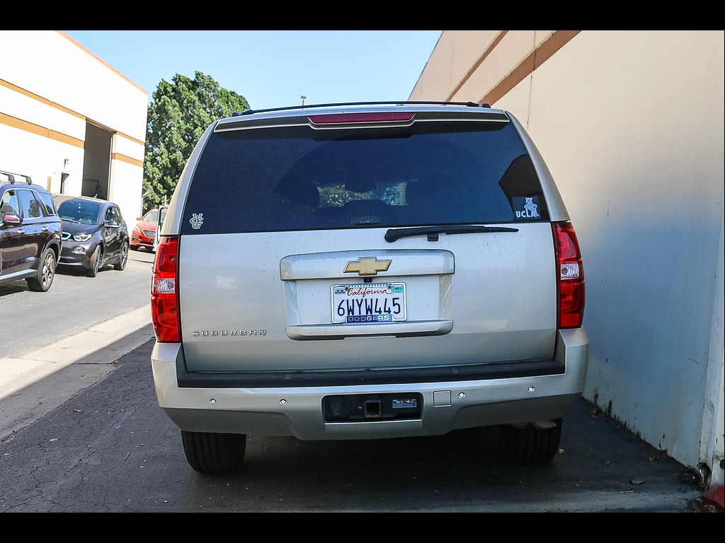 2013 Chevrolet Suburban LT - Photo 14