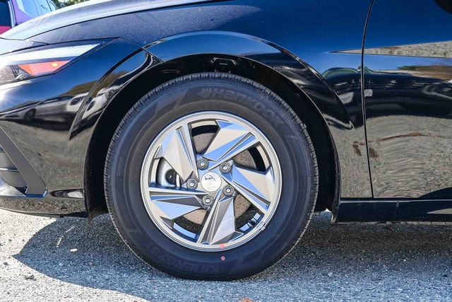 2026 Hyundai Elantra SE - Photo 11