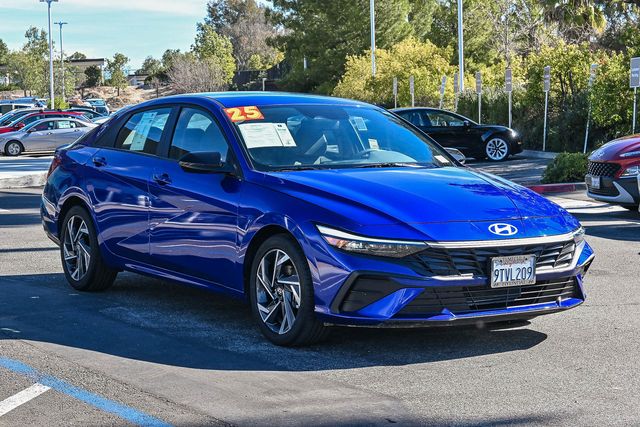 2025 Hyundai Elantra SEL Sport Certified photo 2