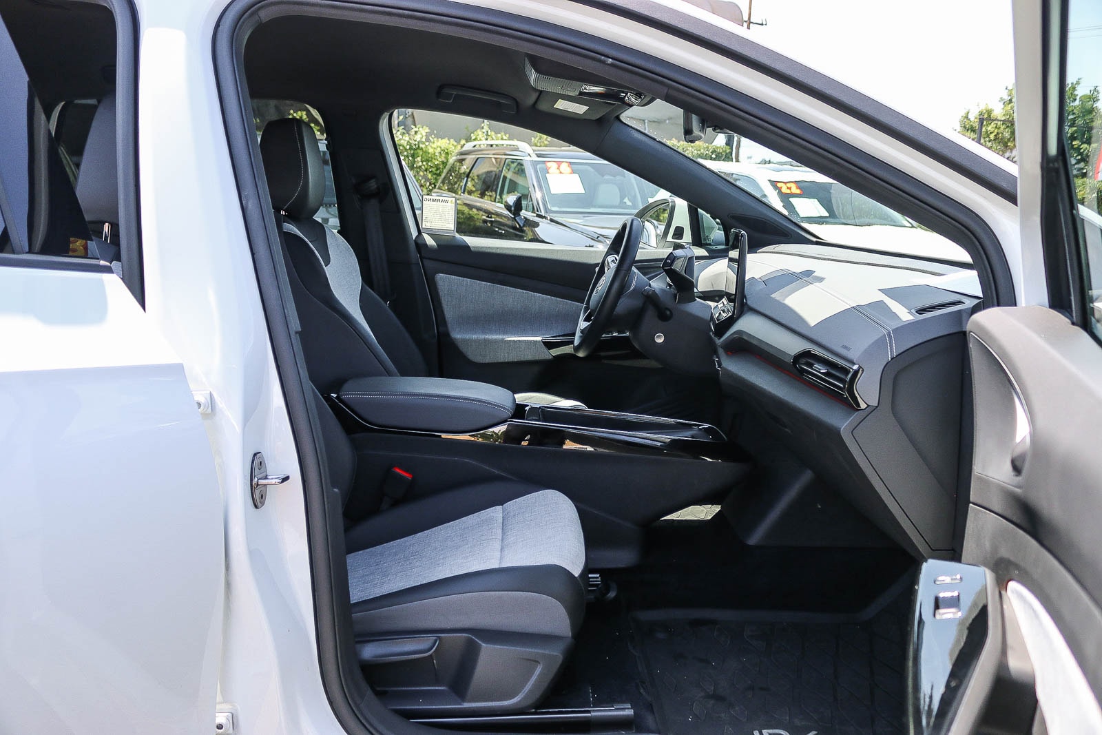 2023 Volkswagen ID.4 PRO - Photo 20