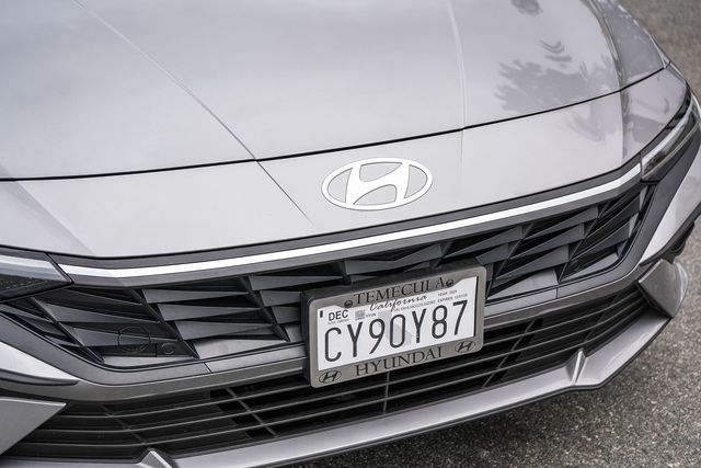 2025 Hyundai Elantra SEL Sport Certified photo 5
