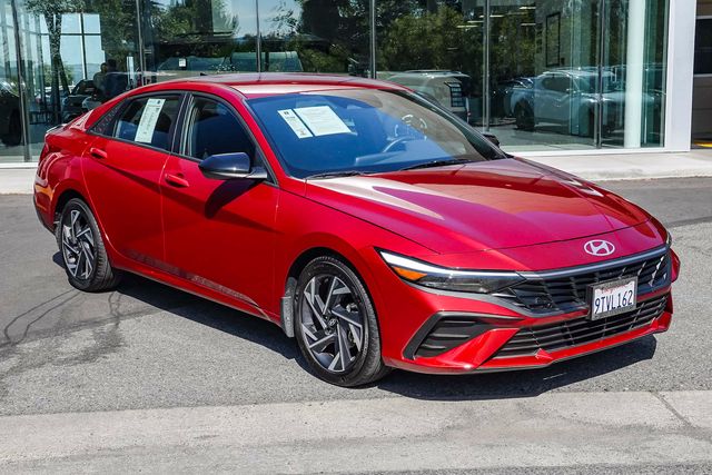 2025 Hyundai Elantra SEL Sport Certified photo 2