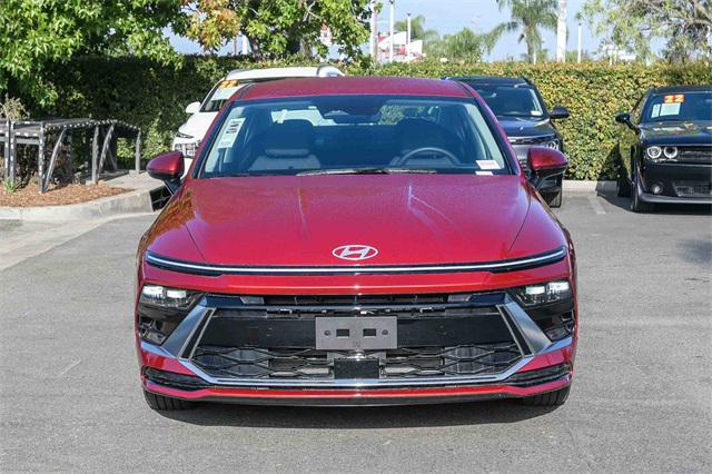 2025 Hyundai Sonata Hybrid SEL photo 2