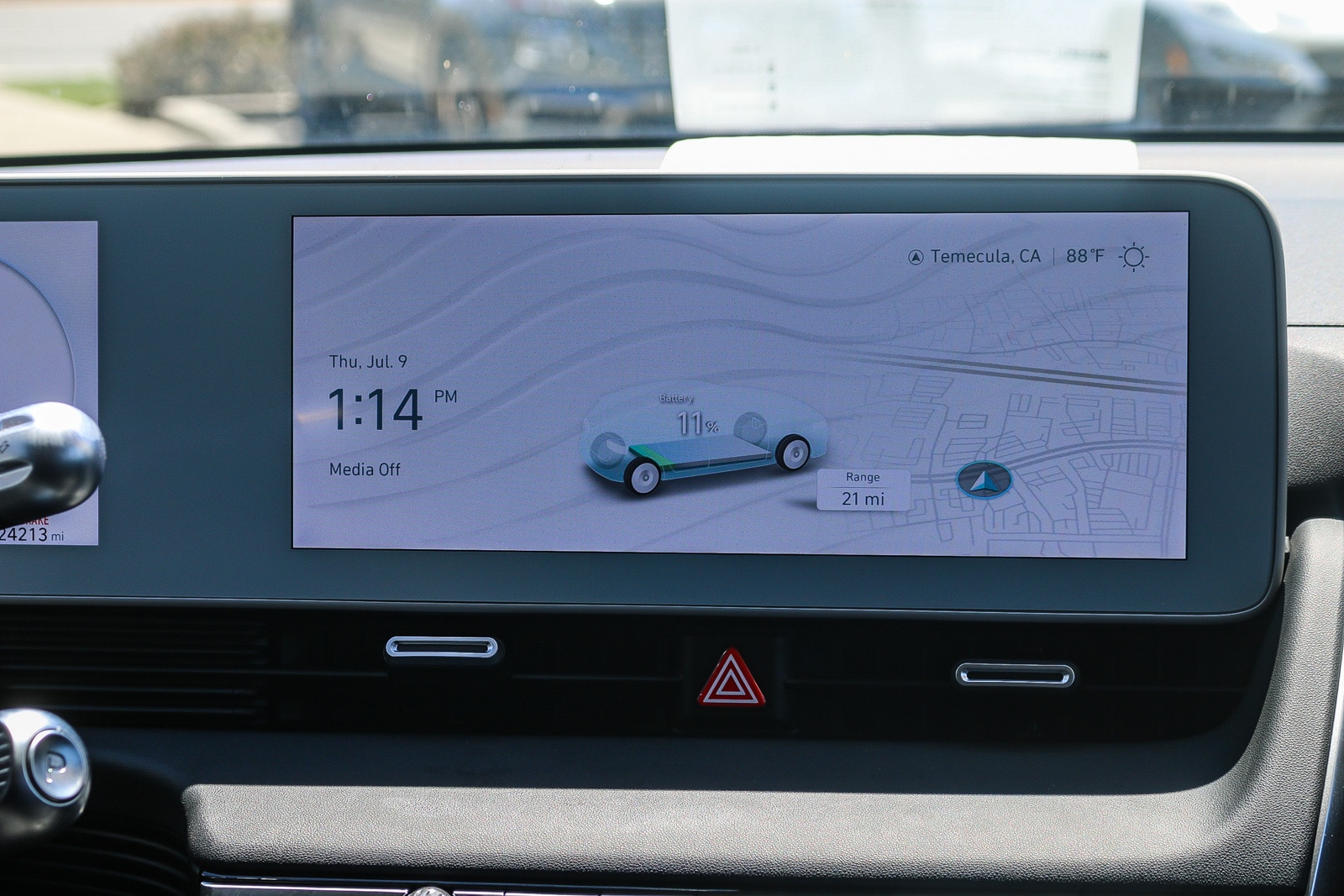 2024 Hyundai IONIQ 5 SEL - Photo 18