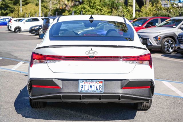 2025 Hyundai Elantra SEL Sport Certified photo 3