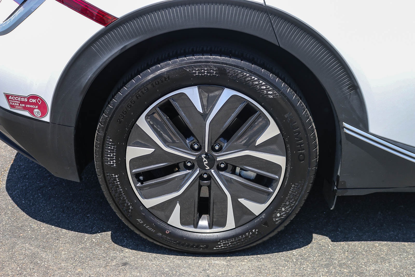 2024 Kia EV6 Light L/R - Photo 14