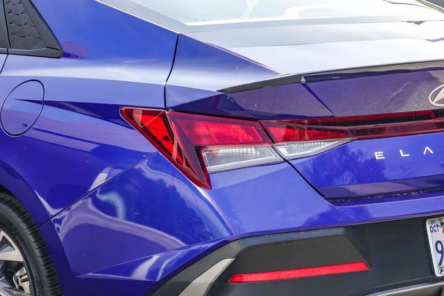 2025 Hyundai Elantra SEL Sport Certified photo 3