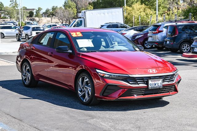 2025 Hyundai Elantra SEL Sport Certified photo 2