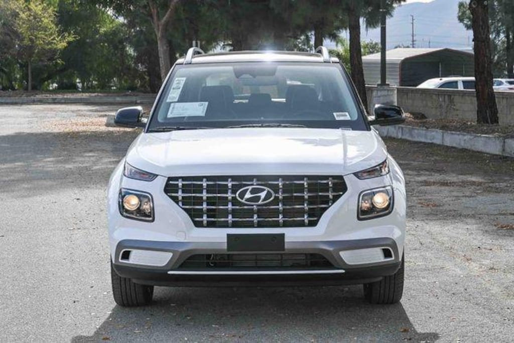New 2026 Hyundai Venue SEL w/Two-Tone Roof SUV