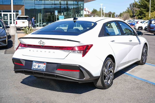 2025 Hyundai Elantra SEL Sport Certified photo 6