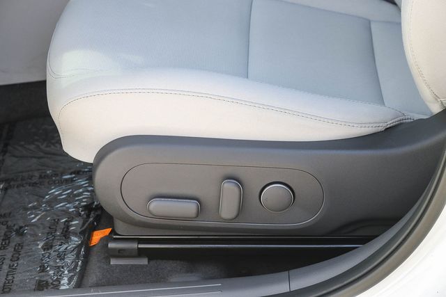 2025 Hyundai Kona EV SEL - Photo 25