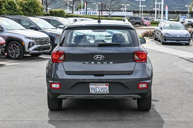 2025 Hyundai Venue SEL Certified photo 5