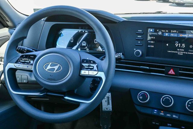 2026 Hyundai Elantra SE - Photo 17