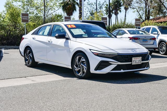 2025 Hyundai Elantra SEL Sport Certified photo 2