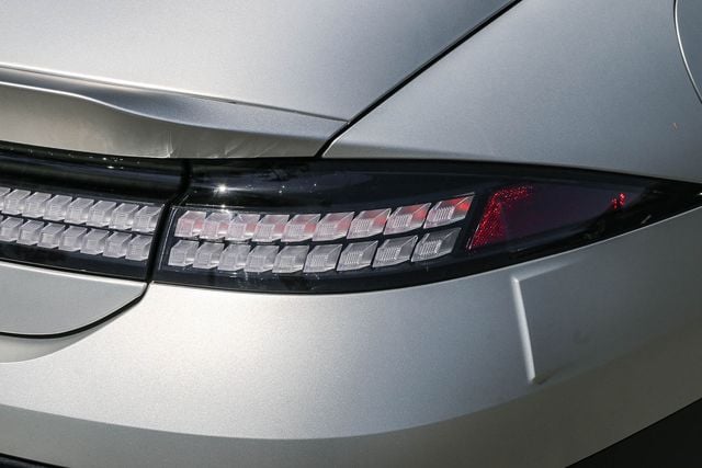 2025 Hyundai IONIQ 6 SEL - Photo 12