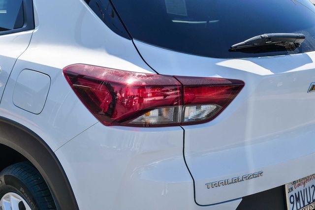 2024 Chevrolet Trailblazer LS photo 3