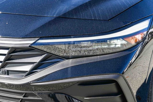 2026 Hyundai Elantra SE - Photo 12