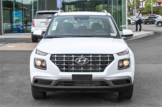2026 Hyundai Venue SEL photo 2