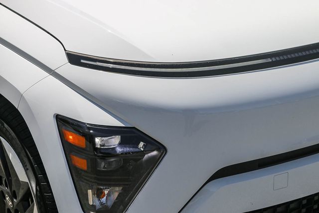 2025 Hyundai Kona EV SEL - Photo 6