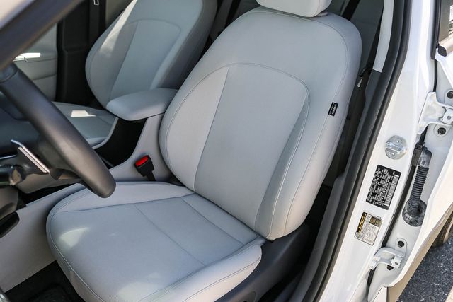 2025 Hyundai Kona EV SEL - Photo 26